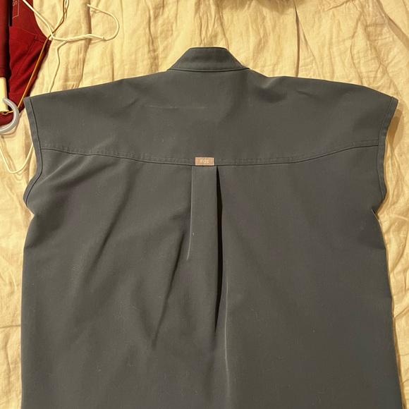 Figs scrub top - Picture 2 of 4